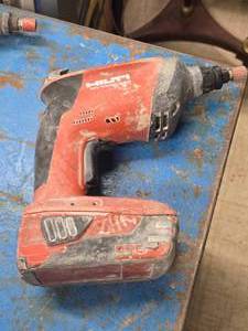 Hilti� 21.6V Drywall Screwdriver SD4500-A22 with 18 Volt Li-ion 1.6Ah Battery