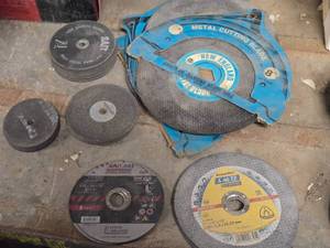 Lot of (28) Assorted Blades and Cutting Wheels - (5) 8 New England Metal Cutting Blades 12 & 58, (9) 4 Sait Metal Cutting Blades, (3) 4 Magnum Cutting Wheels, (2) Sait .045-Grit 4-12 Cutting Blades, (2) Kronenflex 6 Cutting Blades