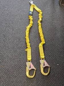 3M DBI-Sala Shock Wave 2 44 100% Tie-Off Shock-Absorbing Lanyard  3500-lb Gate Strength