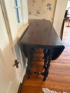 lot 19 image: Single Drawer Drop-Leaf Gate Leg Table