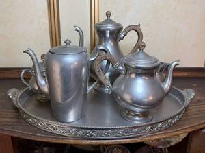 lot A-31 image: Royal Holland Pewter 4-Piece TeaCoffee Set on Tray - Made in Holland