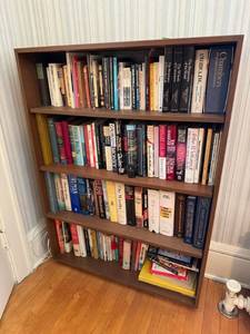 lot 117 image: Bookcases -Lot of 2 Brown Wood 4-Shelf - Books Not Included