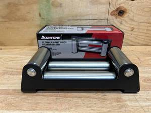 lot 93 image: Ultra-Tow 4-Way Winch Roller Fairlead, For 9500 12,000-Lb. Capacity Winches, 10in.L x 4in.W x 3in.H