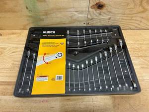 lot 95 image: Klutch Ratcheting Combination Wrench Set, SAEMetric, Chrome Vanadium Steel, 32-Pc.