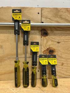 lot 105 image: Differently sized Stanley Screwdrivers (lot of 5)