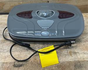 lot 230 image: Homedics vibration foot massager with heat
