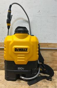 lot 367 image: Dewalt 190681 20V MAX 4 gal. Lithium-ion Cordless Backpack Sprayer Kit
