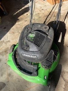 Lawn-Boy Silver Pro lawnmower equipped with a 6.5 HP DuraForce commercial engine. Good compression, worked when parked.