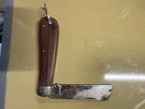 Vintage TL-29 Electricians Knife manufactured by Kutmaster in Utica, New York widely produced for the US ARMY in the WWII Era