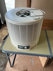 Honeywell Enviracaire HEPA Air Purifier  3 Speed With filter replacement kit and filters. Bench Tested , Powered up, Fan worked