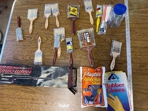 Box of paint brushes,turbo washer , gloves