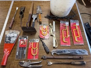 Screw flex kit brand new , forged steel blade and various bucket of tools