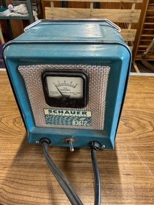 vintage Schauer B3612 battery charger, powers up