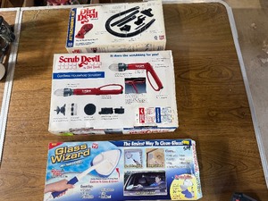 Scrub Devil by Dirt Devil & bonus pieces