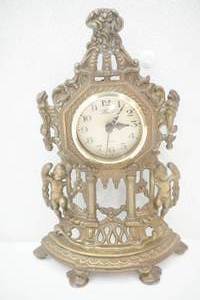 Vintage Mantle Clock. (battery-operated) Metal Mold Cherubs