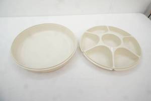 Covered Tupperware Vegetable Tray