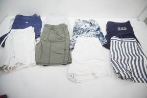 Womens shorts size 12, large