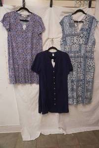 (3ct) NewLike New Womens Dresses. Size M, L, XL