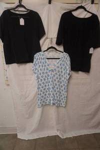 (3ct) NewLike New Womens Blouses. Size XL, XL, XL