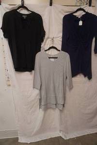 (3ct) NewLike New Womens Blouses. L, S, M