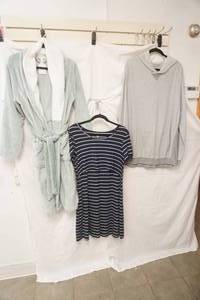 (3ct) NewLike New Womens Robe, Dress, Hooded Sweatshirt. Size S, M XL