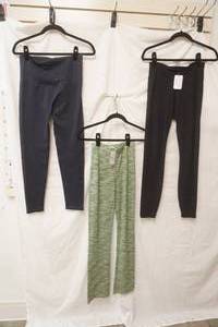 (3ct) NewLike New Womens Leggings. Size S