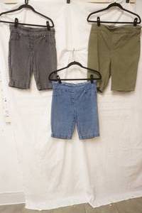 (3ct) NewLike New Womens Shorts. Size 10