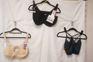 (3ct) New Womens Bras. 42D, M, 38D