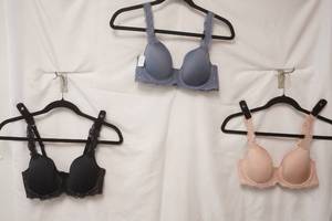 (3ct) NewLike New Womens Bras. All Size 32D