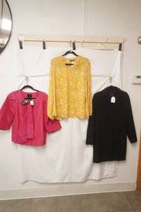 (3ct) NewLike New Womens Dress Blouses & Jackets. Size S, S, L