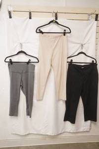 (3ct) NewLike New Womens Slacks. Size M, L, L