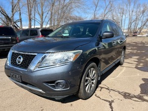 2013 NISSAN PATHFINDER SV *133k Miles | 4x4 | 3rd Row Seating* (NO RESERVE)