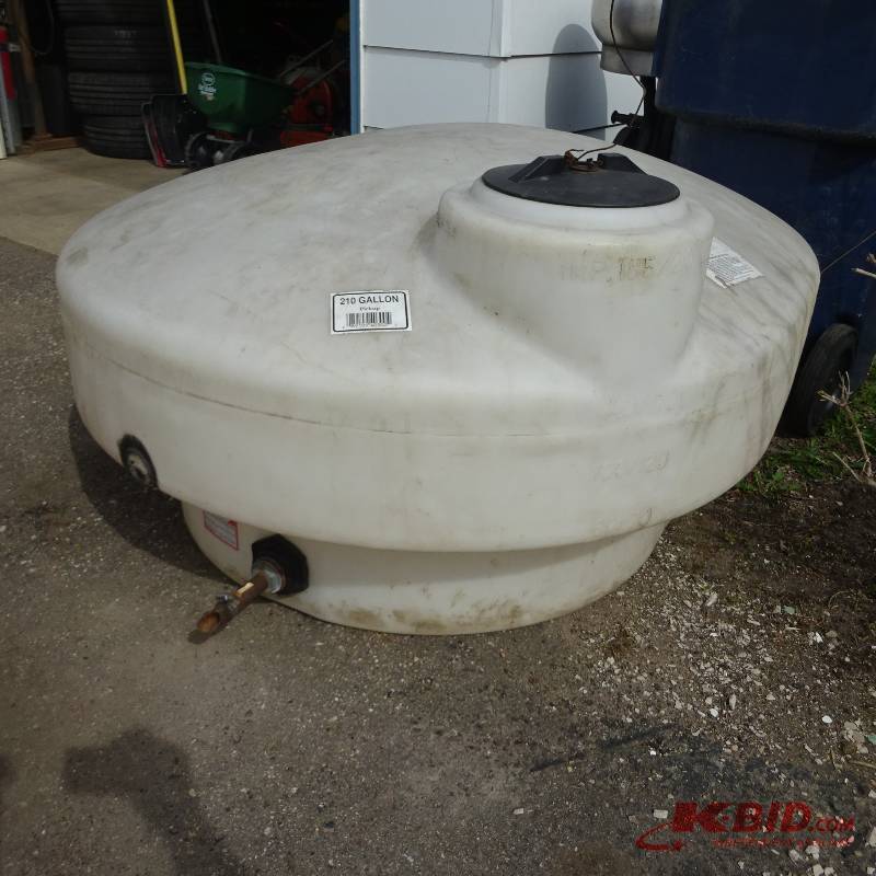 lot 4 image: 210 gal poly tank