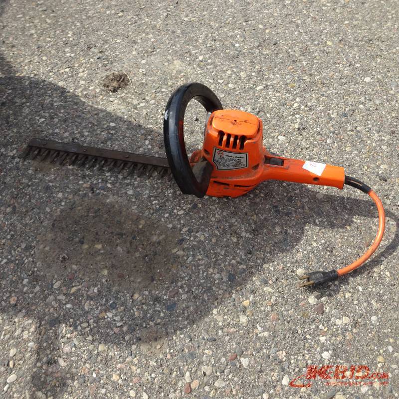 lot 12 image: Black and Decker hedge trimmer