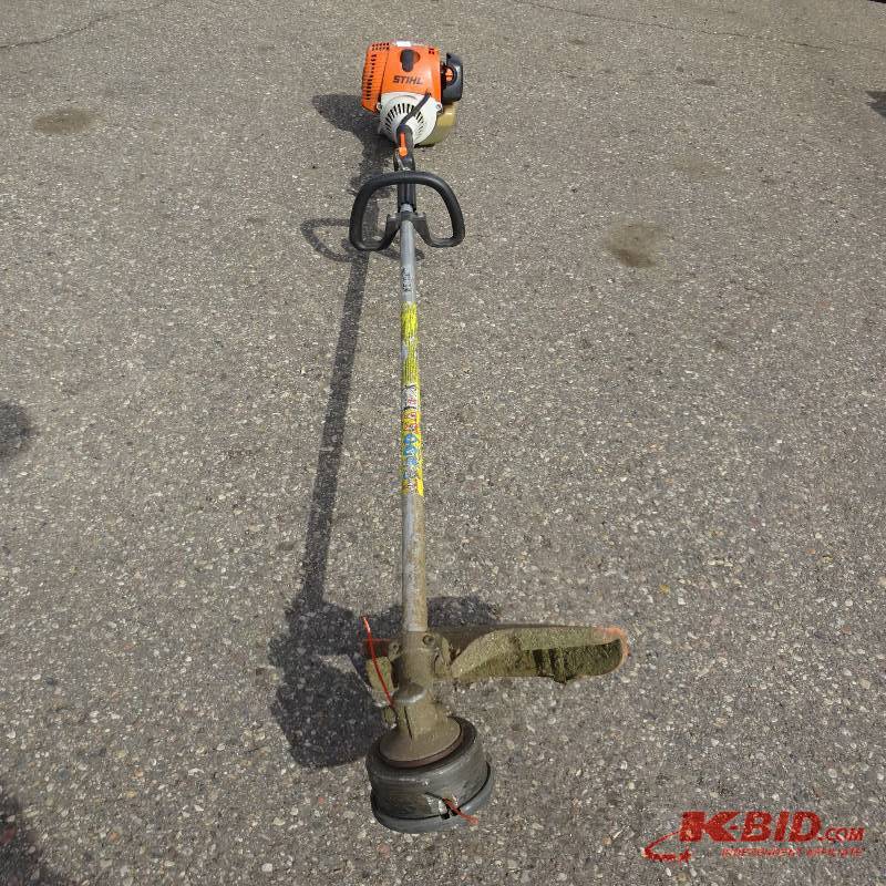 lot 17 image: Stihl FS110R weed whip