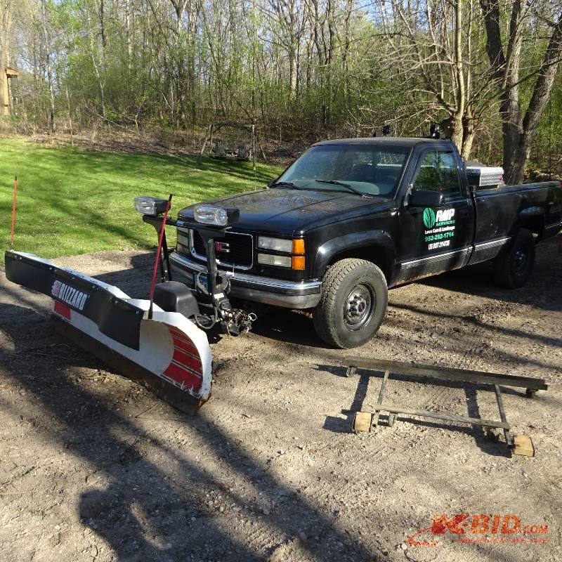 lot 1 image: 1999 GMC 2500 pickup