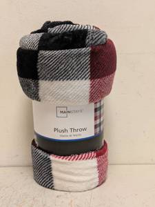 NEW MAINSTAYS PLUSH THROW
