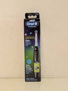 NEW KIDS ORAL B GALAXY BATTERY POWERED TOOTHBRUSH