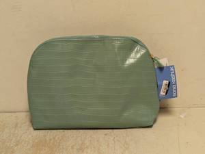 NEW SONIA KASHUK LARGE DOME CASE GREEN