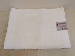 NEW WOMEN OWNED PURELY INDULGENT BATH MAT WHITE