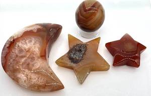 lot 12 image: Natural Agate Moon & Star Carvings with Sphere - 4-Piece Set