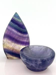 lot 34 image: Fluorite Leaf & Bowl Set - Purple Rainbow Banding