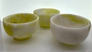 lot 86 image: Light Jade Bowls - 3-Piece Set