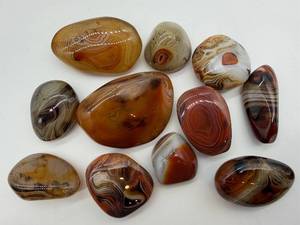 lot 94 image: Polished Agate Stones - Natural Banding, BrownAmber Tones, Mixed Shapes