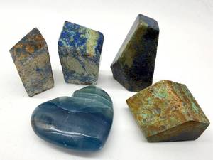 lot 127 image: Lapis Lazuli Blocks & Blue Heart-Shaped Stone (Lot of 5)