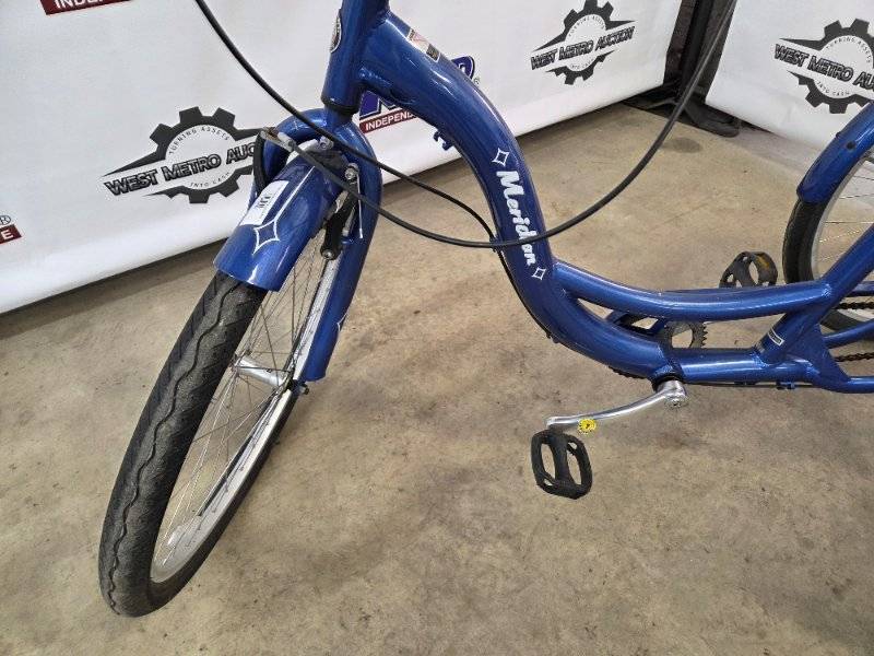 schwinn meridian 3 wheel bicycle Schwinn Meridian Tricycle - 3-Wheel Adult Cruiser with Front Basket for  Sale in Loretto, MN | Online Auction