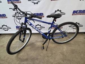 lot 9 image: Rock Creek 26in Mountain Bike - Blue