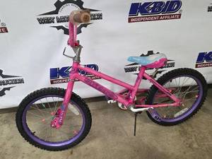 lot 29 image: Kids Bicycles - Vilano Blue, Mongoose Green, Pink Girls Bike