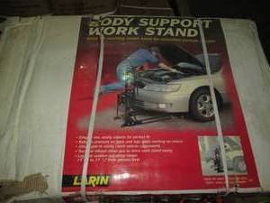 lot 2 image: Larkin Body Support Work Stand Leg-...
