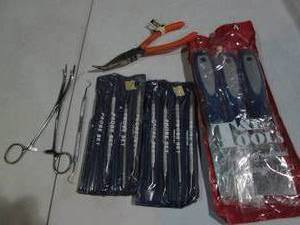 lot 54 image: Putty knives, metal probe tools, lo...